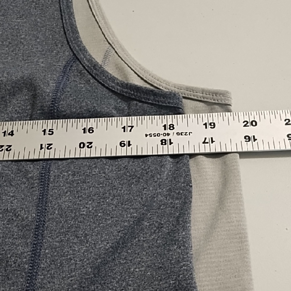 2 Avia Sleeveless Workout Tank Tops Performance Fabric - Picture 3 of 9